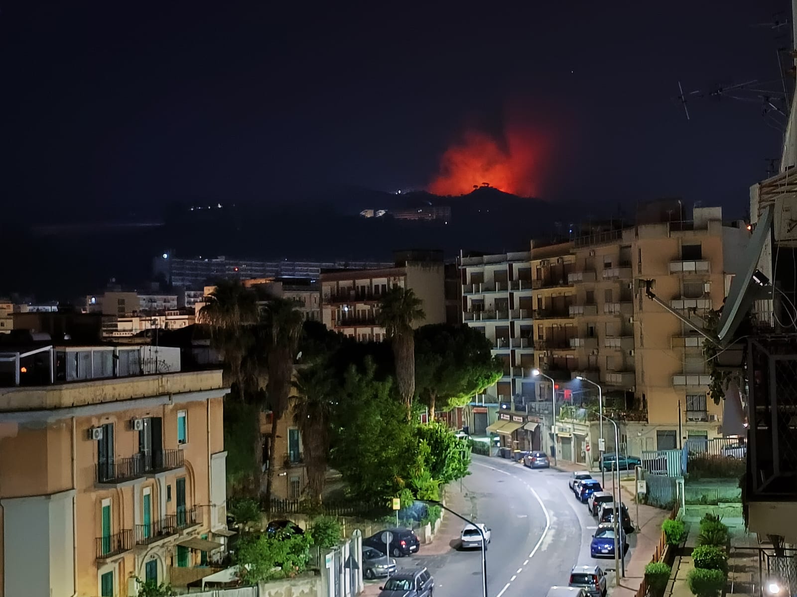 Messina Vasto Incendio Sui Colli Sanrizzo