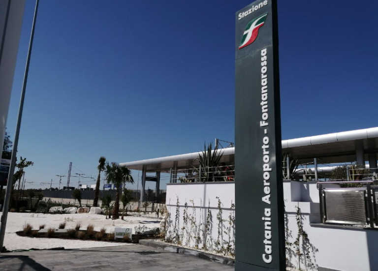 Inaugurata la fermata ferroviaria all'aeroporto di Catania ...